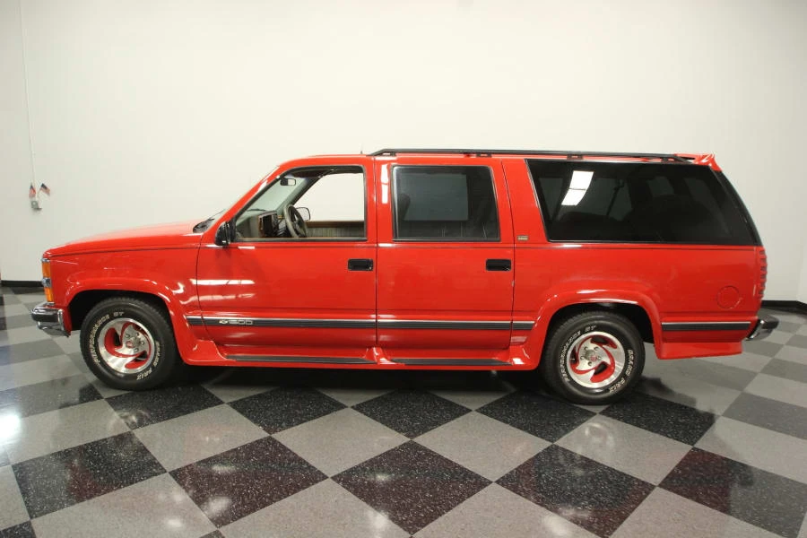1994 Chevrolet Suburban 8th Gen - Image 2 of 12