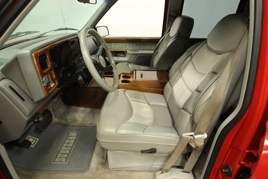 1994 Chevrolet Suburban 8th Gen - Image 4 of 12