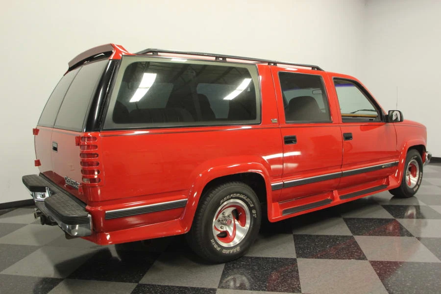 1994 Chevrolet Suburban 8th Gen - Image 3 of 12