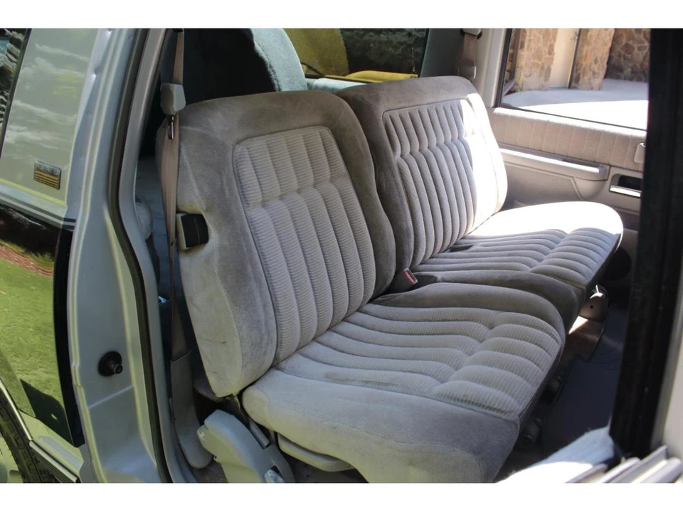 1994 Chevrolet Suburban 8th Gen - Image 7 of 31