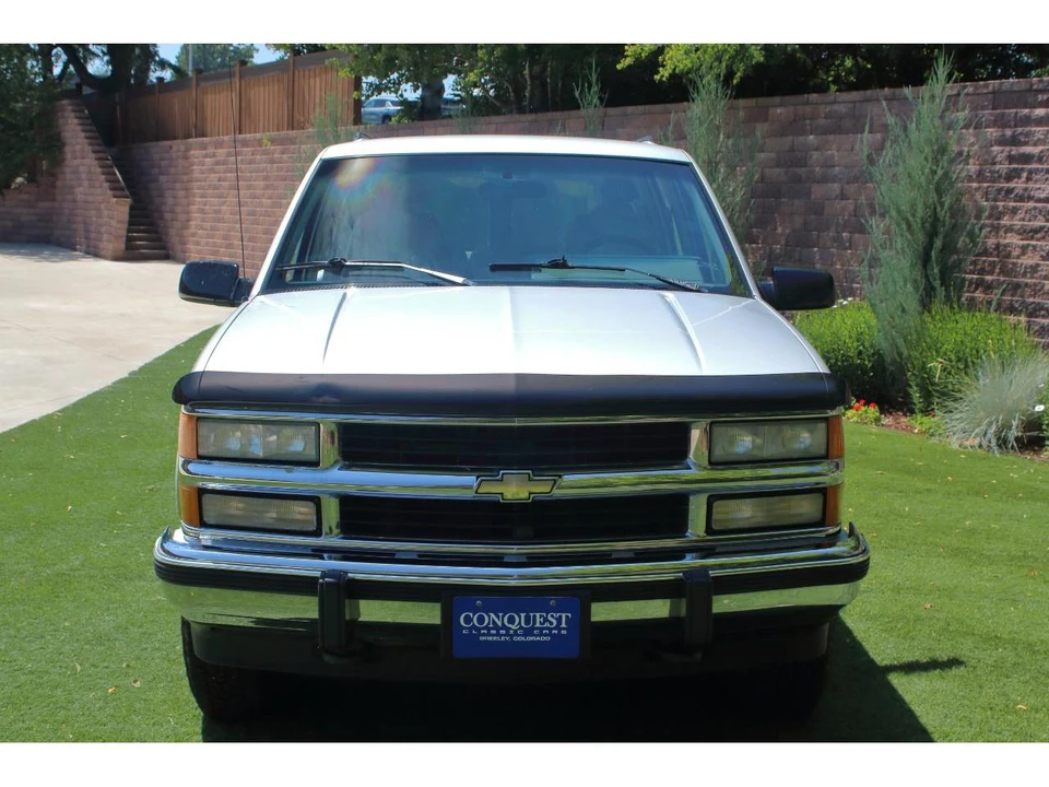 1994 Chevrolet Suburban 8th Gen - Image 2 of 31