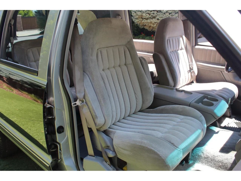 1994 Chevrolet Suburban 8th Gen - Image 8 of 31