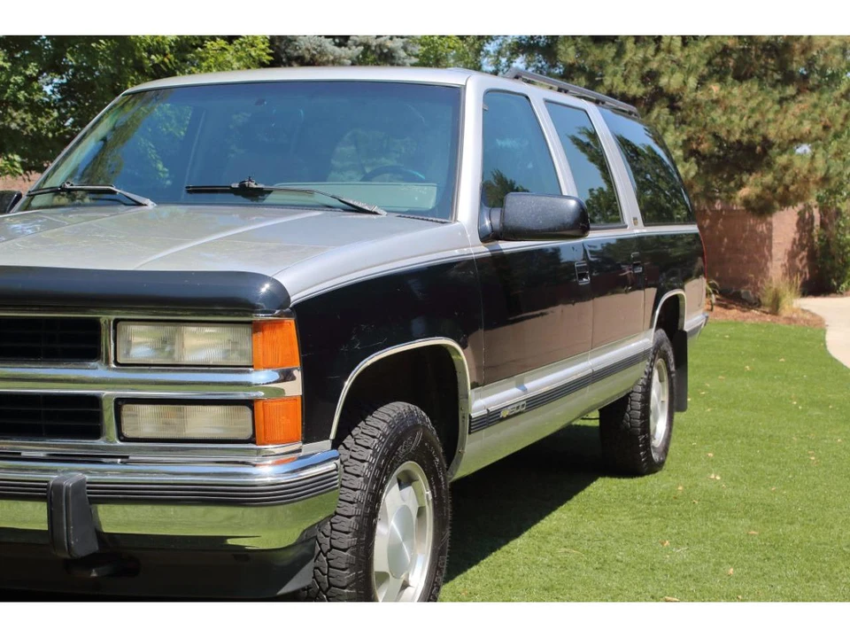 1994 Chevrolet Suburban 8th Gen - Image 12 of 31