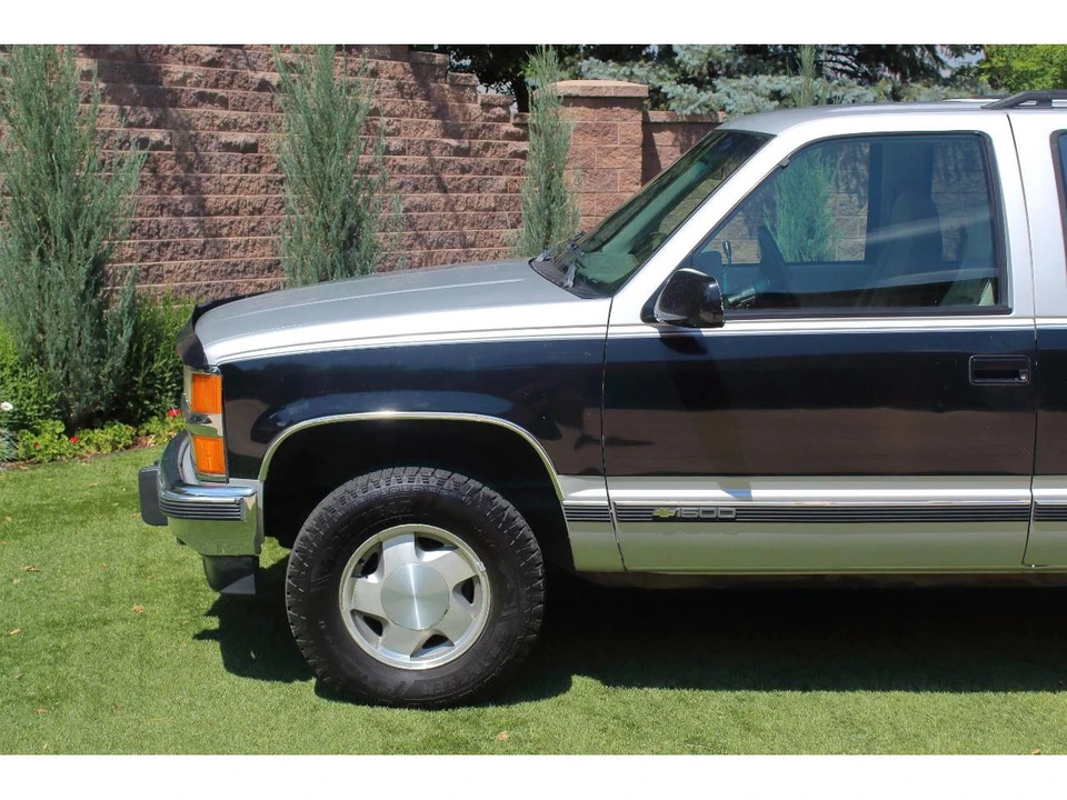 1994 Chevrolet Suburban 8th Gen - Image 14 of 31