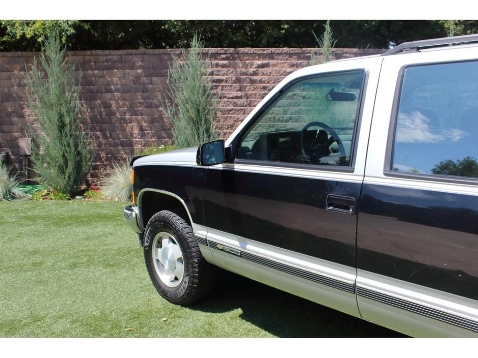 1994 Chevrolet Suburban 8th Gen - Image 20 of 31