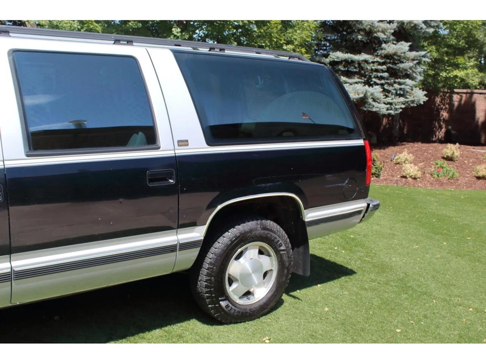 1994 Chevrolet Suburban 8th Gen - Image 16 of 31