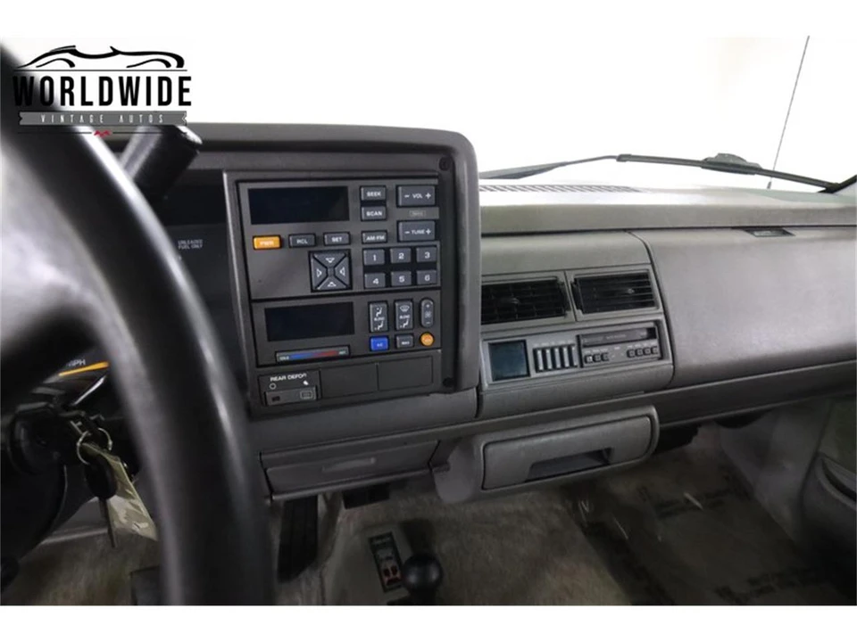 1994 Chevrolet Suburban 8th Gen - Image 31 of 31