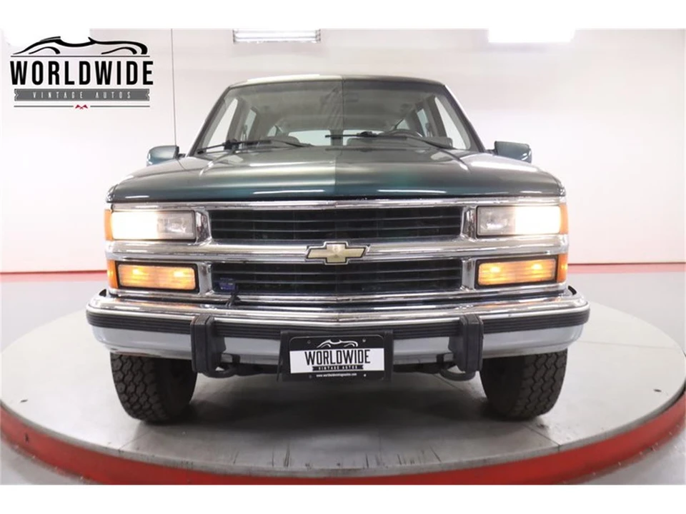 1994 Chevrolet Suburban 8th Gen - Image 16 of 31