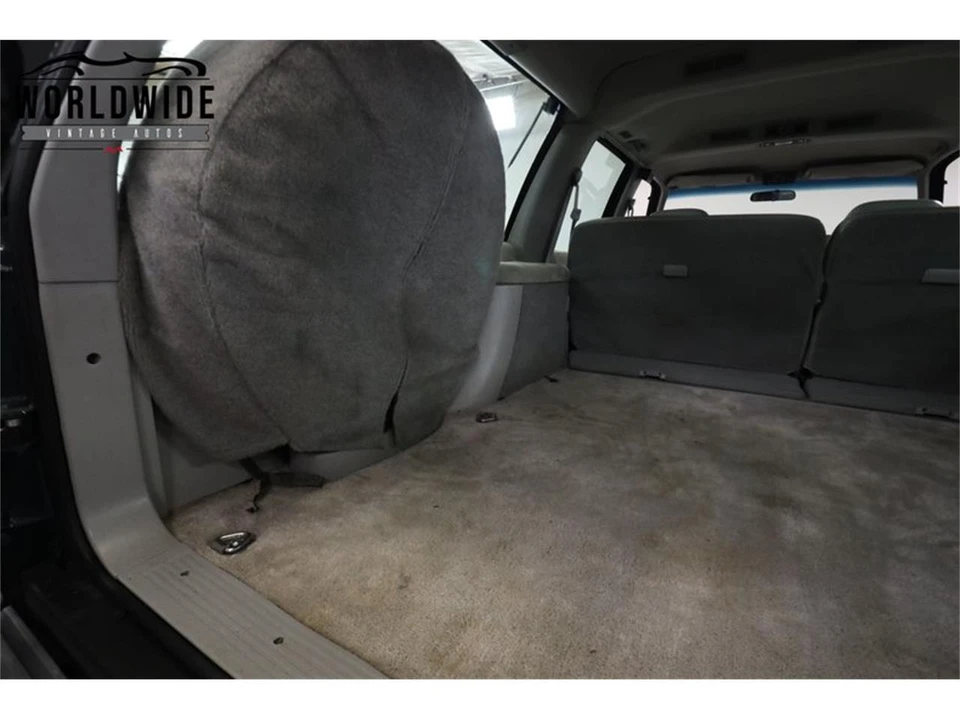 1994 Chevrolet Suburban 8th Gen - Image 20 of 31