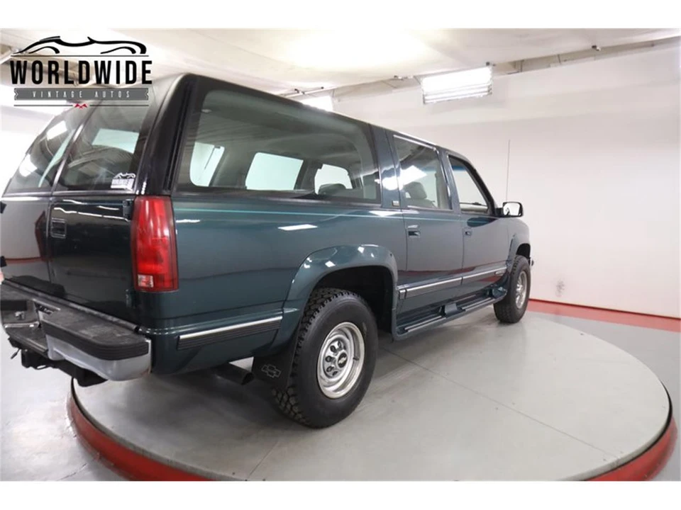 1994 Chevrolet Suburban 8th Gen - Image 23 of 31
