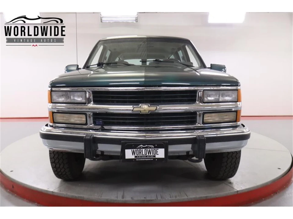 1994 Chevrolet Suburban 8th Gen - Image 15 of 31
