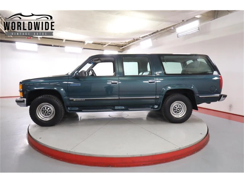 1994 Chevrolet Suburban 8th Gen - Image 3 of 31