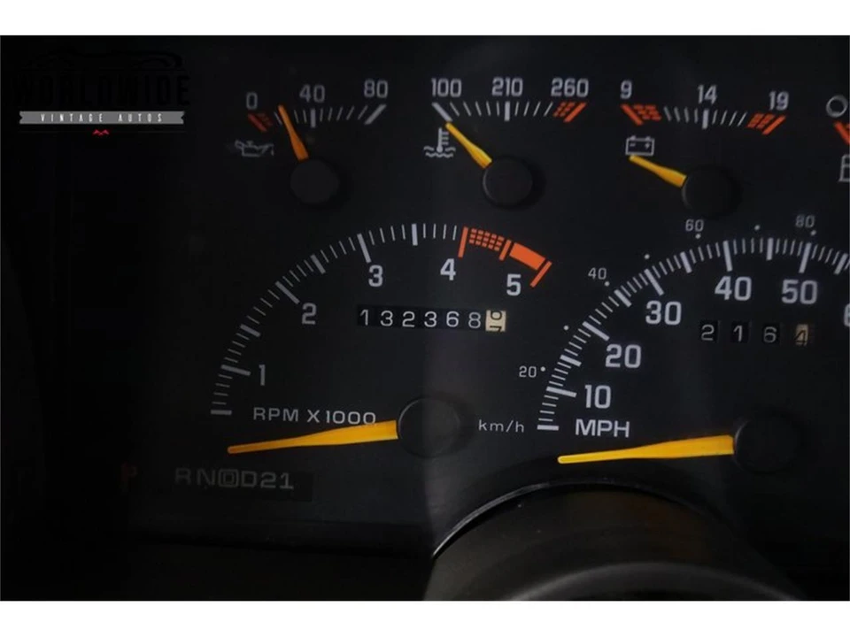 1994 Chevrolet Suburban 8th Gen - Image 30 of 31