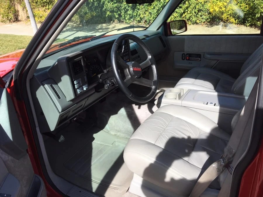 1994 Chevrolet Suburban 8th Gen - Image 3 of 12
