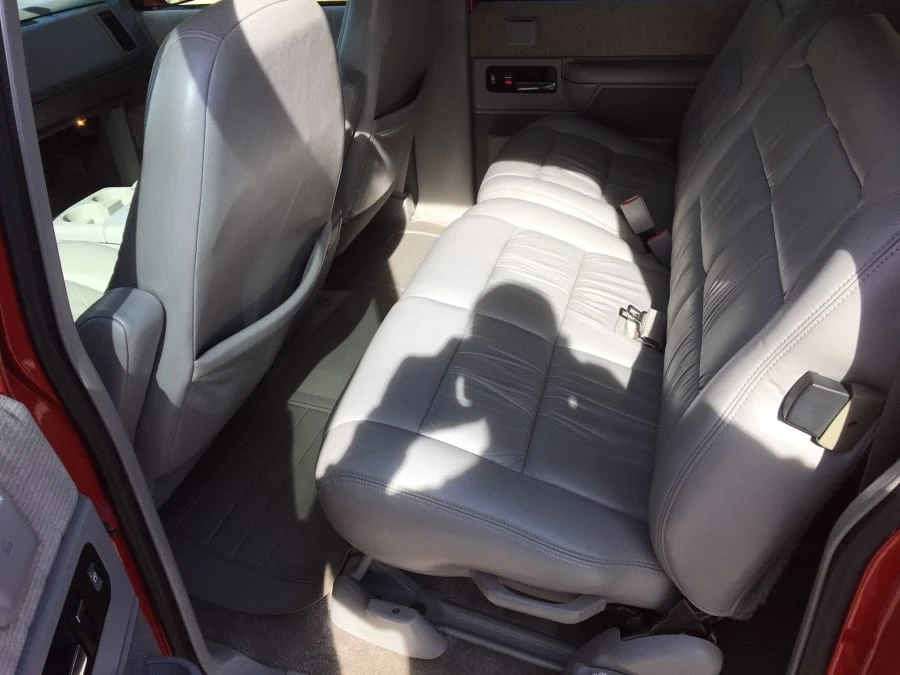 1994 Chevrolet Suburban 8th Gen - Image 5 of 12