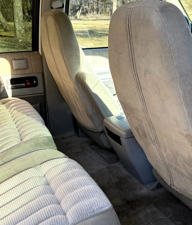1994 Chevrolet Suburban 7th Gen - Image 10 of 21