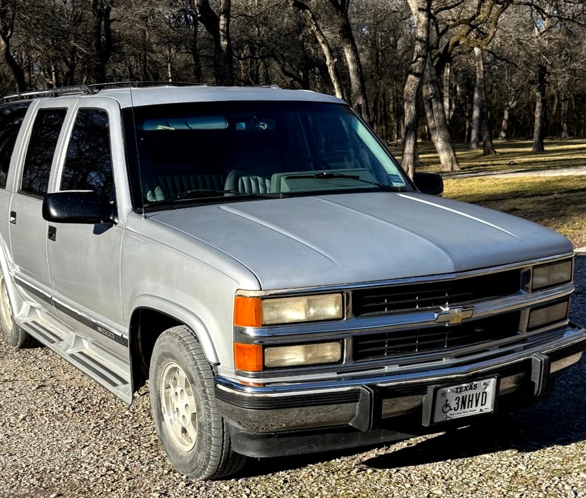 1994 Chevrolet Suburban 7th Gen - Image 7 of 21