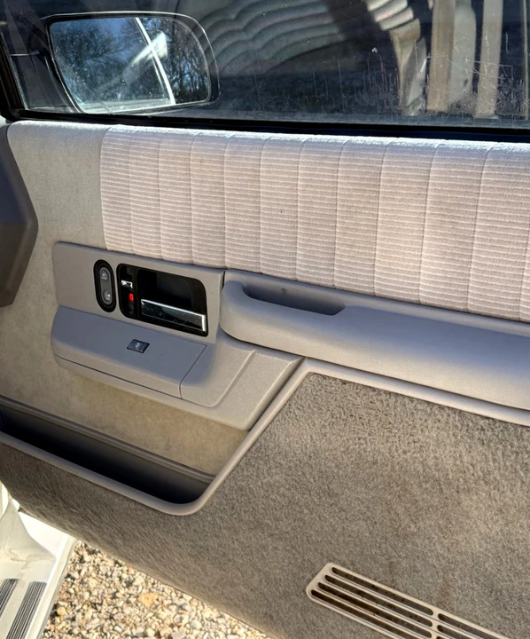 1994 Chevrolet Suburban 7th Gen - Image 12 of 21
