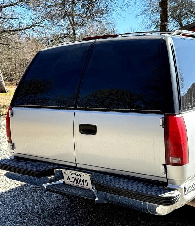 1994 Chevrolet Suburban 7th Gen - Image 8 of 21