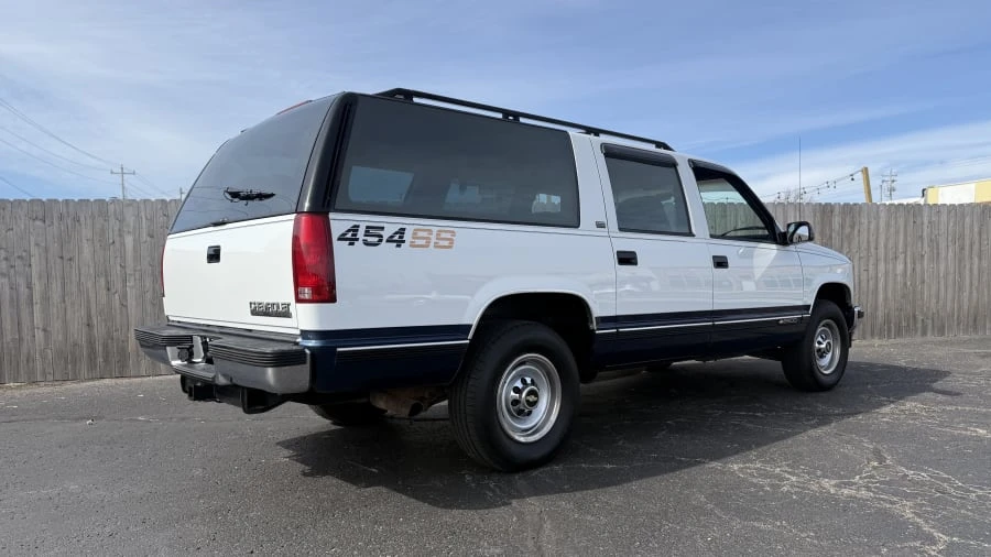 1994 Chevrolet Suburban 8th Gen - Image 5 of 11