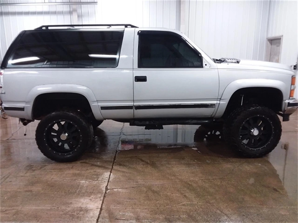 1994 Chevrolet Trailblazer - Image 2 of 15