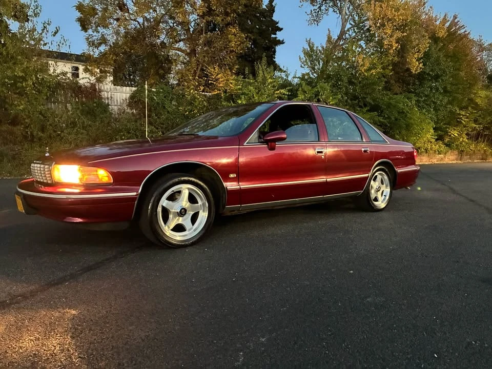 1994 Chevrolet Caprice - Image 2 of 18