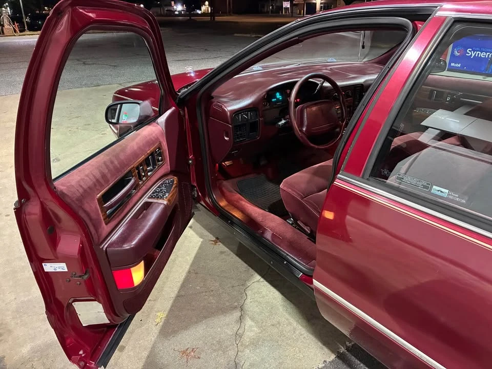 1994 Chevrolet Caprice - Image 10 of 18