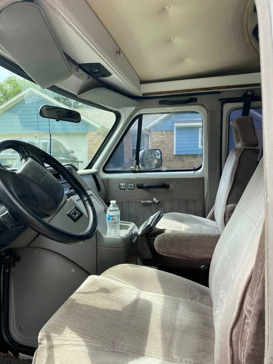 1994 Chevrolet G-Series Van - Image 10 of 11