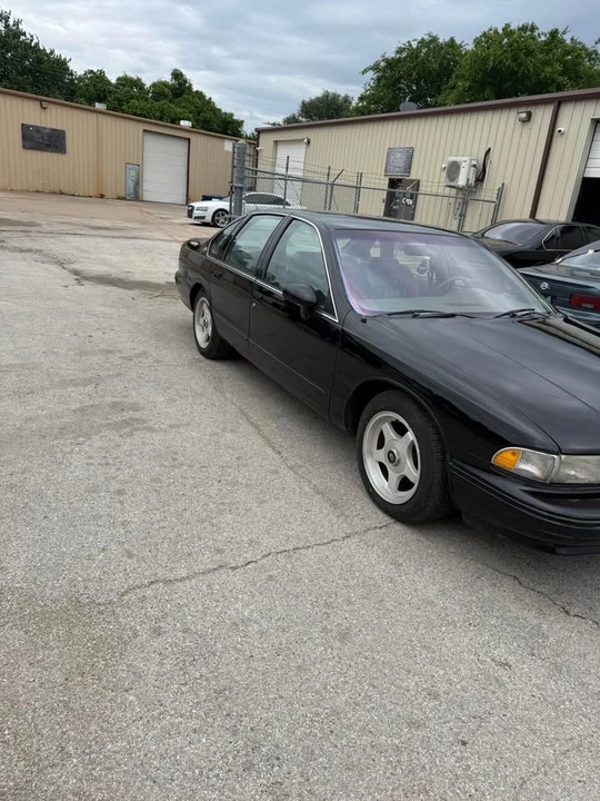 1994 Chevrolet Impala 7th Gen - Image 2 of 10