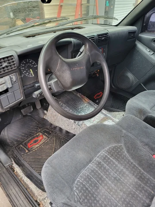 1994 Chevrolet S-10 - Image 10 of 14