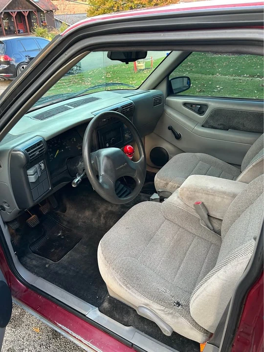 1994 Chevrolet S-10 - Image 7 of 10