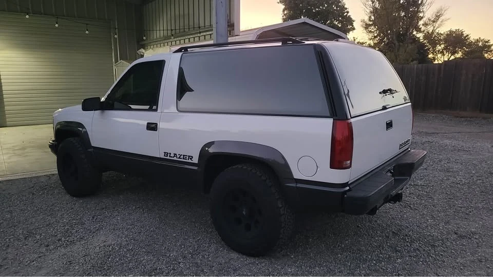 1994 Chevrolet K5 Blazer 3rd Gen - Image 3 of 9
