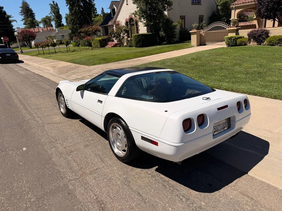 1994 Chevrolet Corvette C4 - Image 8 of 15