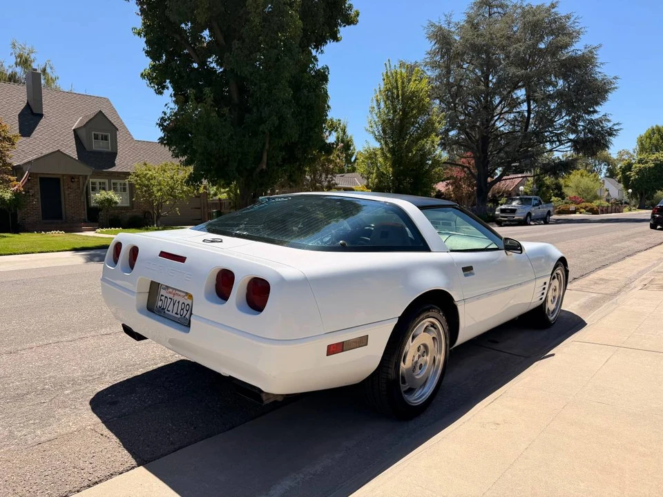 1994 Chevrolet Corvette C4 - Image 4 of 15