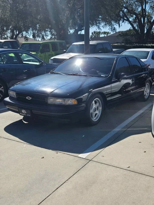 1994 Chevrolet Impala 7th Gen - Image 2 of 7