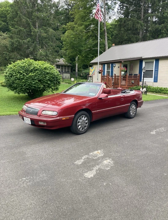 1994 Chrysler LeBaron - Image 5 of 5