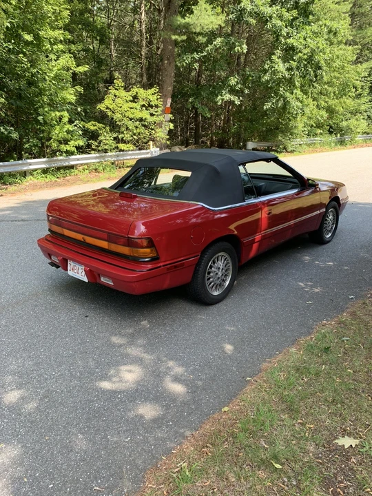 1994 Chrysler LeBaron - Image 17 of 31