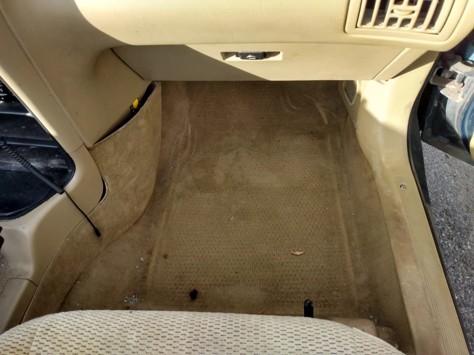 1994 Chrysler LeBaron - Image 2 of 26