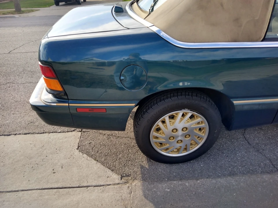 1994 Chrysler LeBaron - Image 9 of 26