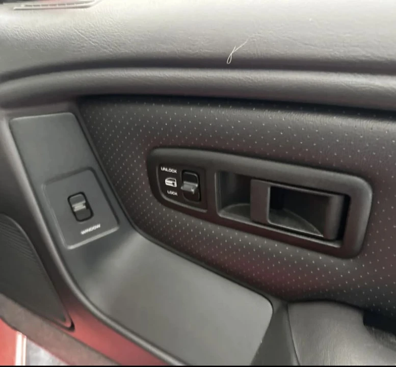 1994 Chrysler LeBaron - Image 12 of 18