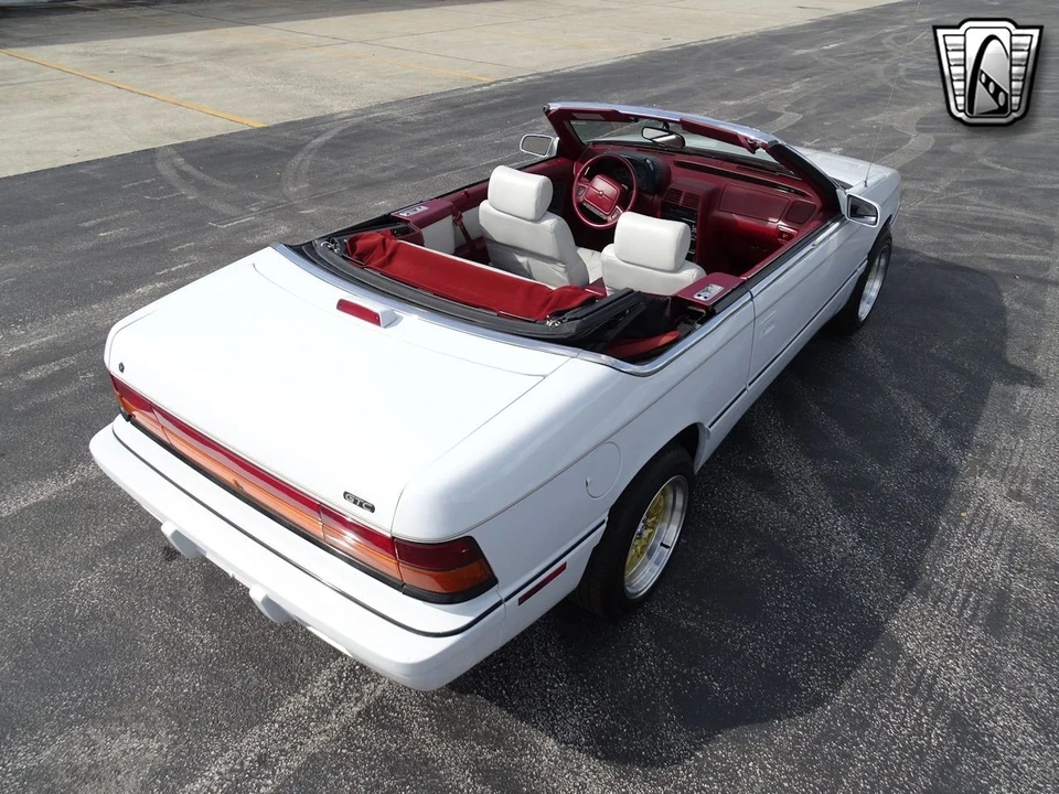 1994 Chrysler LeBaron - Image 10 of 12
