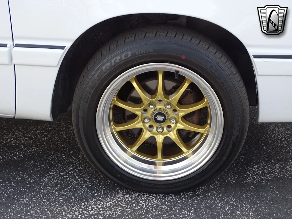 1994 Chrysler LeBaron - Image 13 of 21