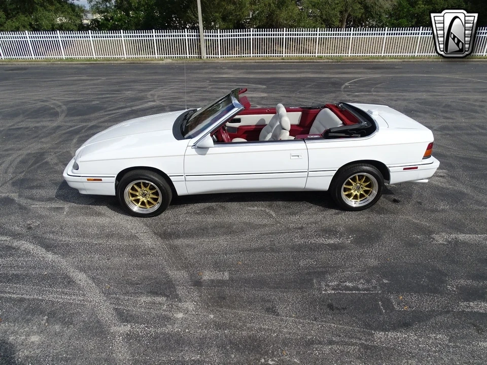 1994 Chrysler LeBaron - Image 7 of 12
