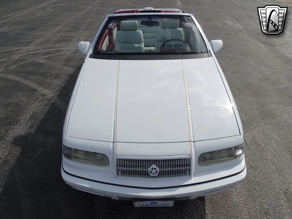 1994 Chrysler LeBaron - Image 4 of 12