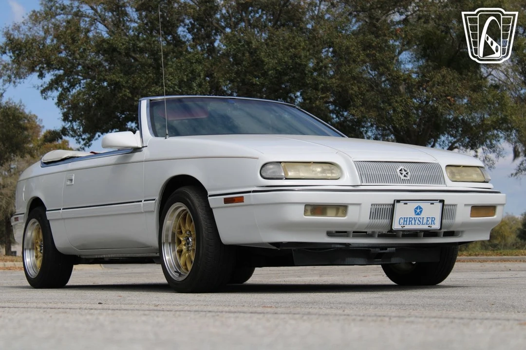 1994 Chrysler LeBaron - Image 11 of 21