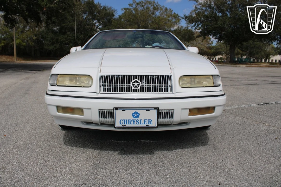 1994 Chrysler LeBaron - Image 15 of 21