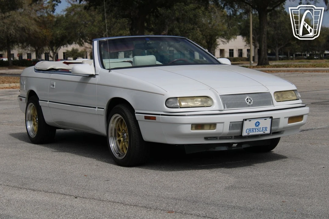 1994 Chrysler LeBaron - Image 12 of 21