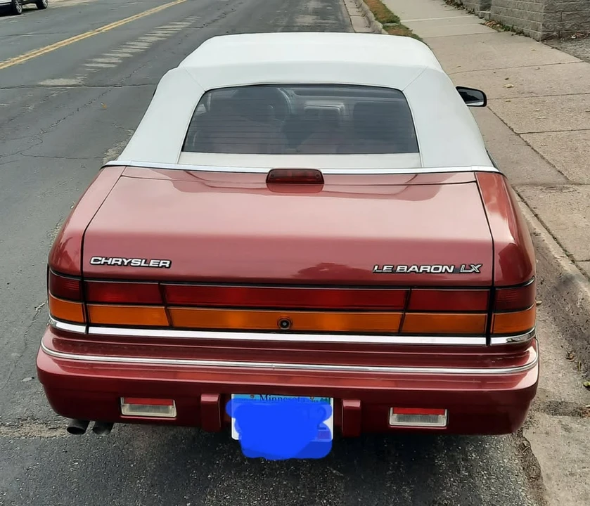 1994 Chrysler LeBaron - Image 4 of 5