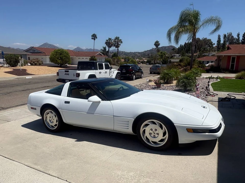 1994 Chevrolet Corvette C4 - Image 2 of 9