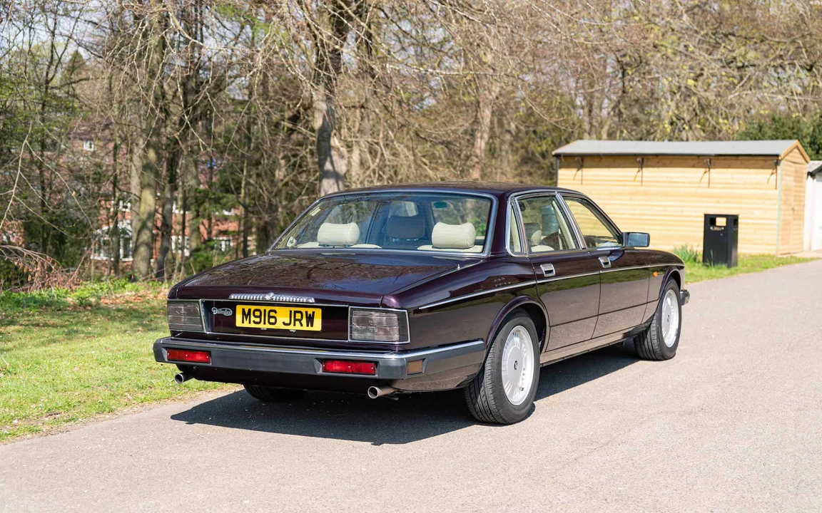 1994 Daimler - Image 17 of 31